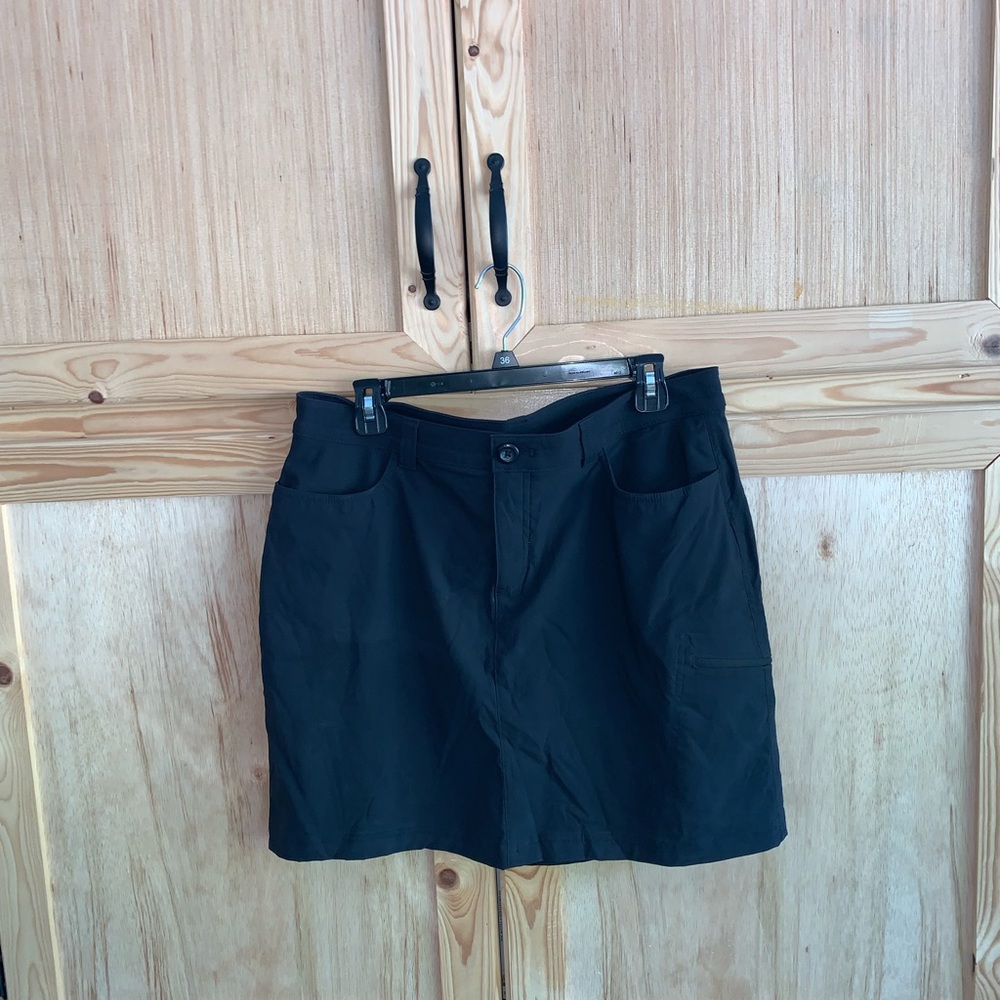 Eddie Bauer black sportsy skort size 12